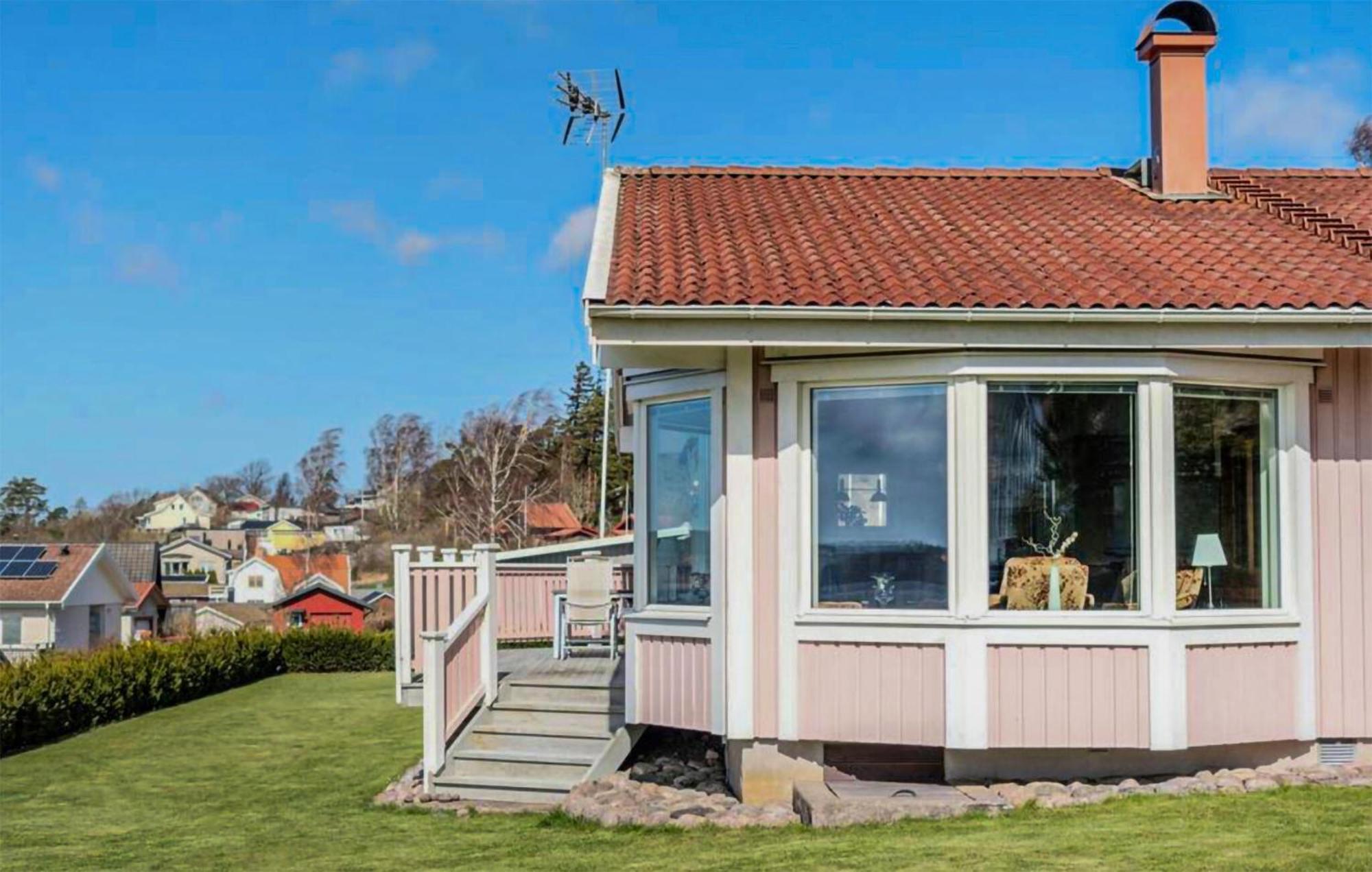 2 Bedroom Lovely Home In Uddevalla Exterior foto